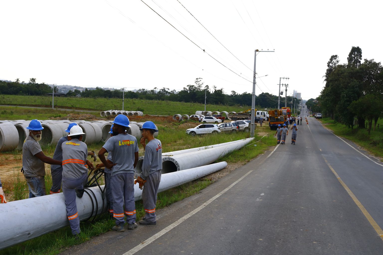 Linha De Transmiss O Kv Come A A Tomar Forma Implanta O Dos