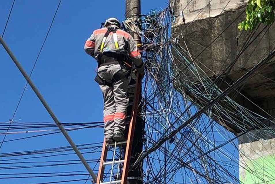 PM e Celesc desativam 64 ligações clandestinas de energia em condomínio